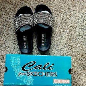 Skechers Luxe Foam Sliders - Black with Rhinestones